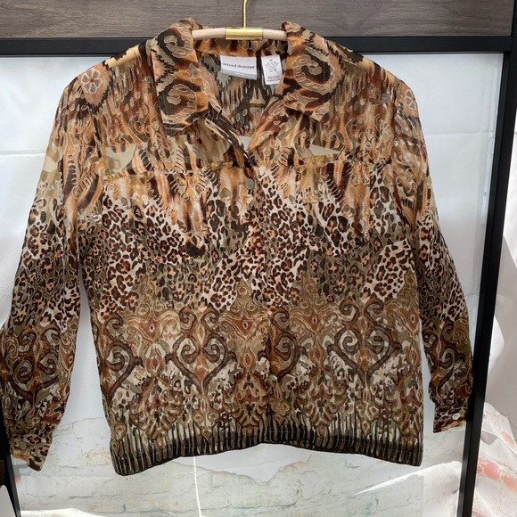 HP🎉 Women’s Animal Print Burnout Button Up Blouse - Picture 2 of 15